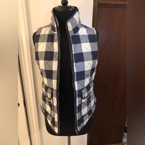 Artisan Ny Brand new without tags winter white and blue plaid vest - size small